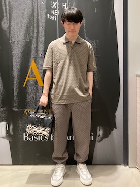 「ARMANI EXCHANGE（アルマーニエクスチェンジ）の【A|X アルマーニ エクスチェンジ】オールオーバーマイクロロゴ レギュラーフィット 半袖ポロシャツ/REGULAR（ポロシャツ、ブラック系）」を使った、いおりんさん（メンズ・166cm）の秋コーディネート