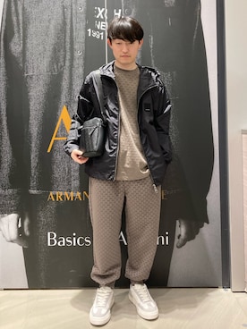 「ARMANI EXCHANGE（アルマーニエクスチェンジ）の【A|X アルマーニ エクスチェンジ】AXロゴ フラットショルダーバッグ（ショルダーバッグ、ブラック系）」を使った、いおりんさん（メンズ・166cm）の秋コーディネート