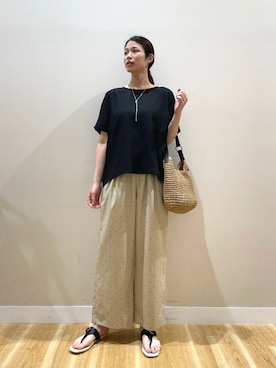 「ITEMS URBANRESEARCH（アイテムズ アーバンリサーチ）のREFINED LINEN ドルマンブラウス（Shirts、ブラック系）」を使った、ナカゾノさん（レディース・170cm）の夏コーディネート