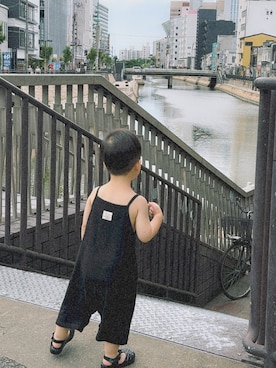 「detamy projectのアイテム（オールインワン・サロペット、ブラック系）」を使った、春はハルさん（キッズ・90cm）の夏コーディネート