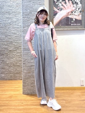 「アイテム（サロペット/オーバーオール、グレー系）」を使った、きくさん（レディース・161cm）の秋コーディネート