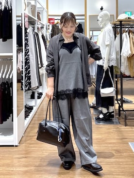 「アイテム（ヘアアクセサリー、グレー系）」を使った、きくさん（レディース・161cm）の秋コーディネート