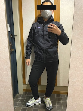 patagoniaのマウンテンパーカー（ブラック系）を使った人気