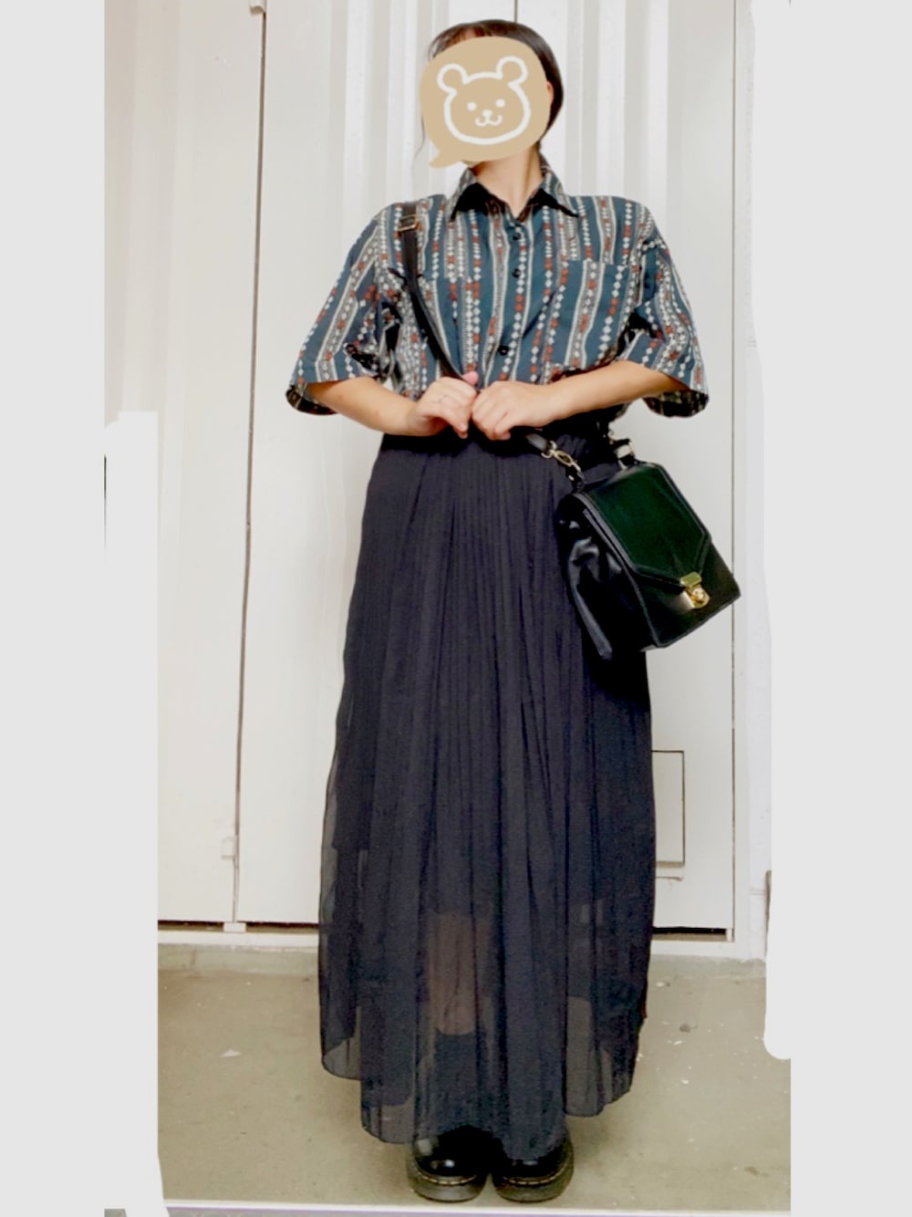 「秋服、秋色、夏と秋の間、レトロ、シックな中に可愛さを、柄シャツ、革靴」｜「しまむらのアイテム（スカート、ブラック系）」を使った、m.さん（レディース・151cm）の秋コーディネートの1枚目の写真