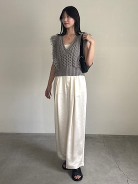 「サテンパンツ」｜「アイテム（ゴールド系）」を使った、maki012さん（レディース・161cm）の夏コーディネート