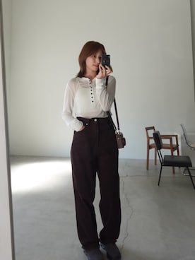 「select MOCA（セレクトモカ）のボタンデザインシアーヘンリーネックロンT（T Shirts、ホワイト系）」を使った、maki012さん（レディース・161cm）の夏コーディネート