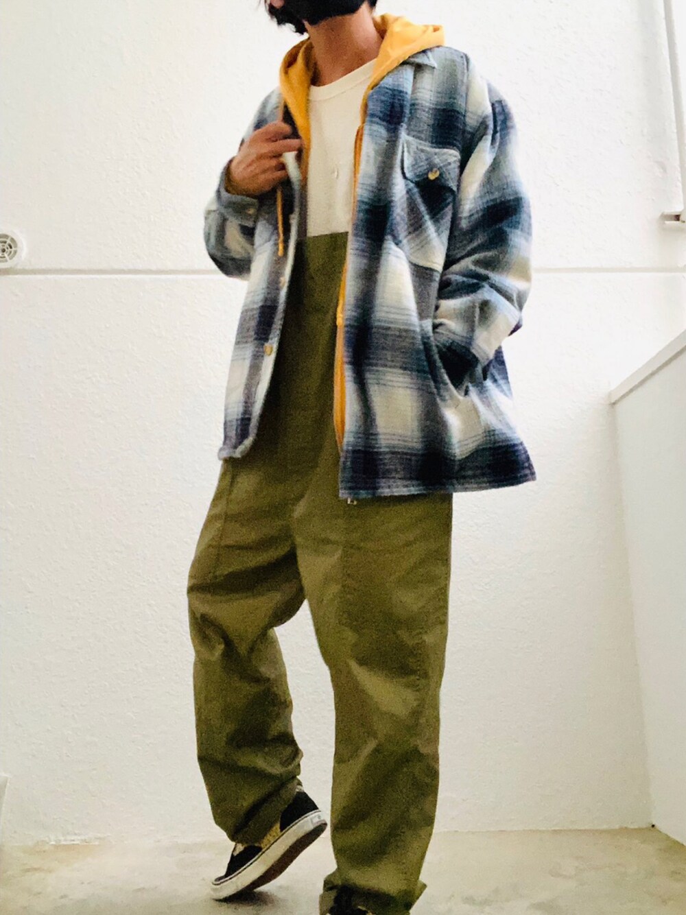 「ボア、チェックジャケット、裏ボア、ストリート、fashion、vintage、沖縄、寒い、シンプル、大人カジュアル、おしゃれさんと繋がりたい、いいね、save、フォローお願いします🤑、インスタフォローしてね！、ootd、ストリートMIX」｜「Instagramのアイテム（その他トップス、その他）」を使った、tamtamrompさん（メンズ・170cm）の冬コーディネートの1枚目の写真