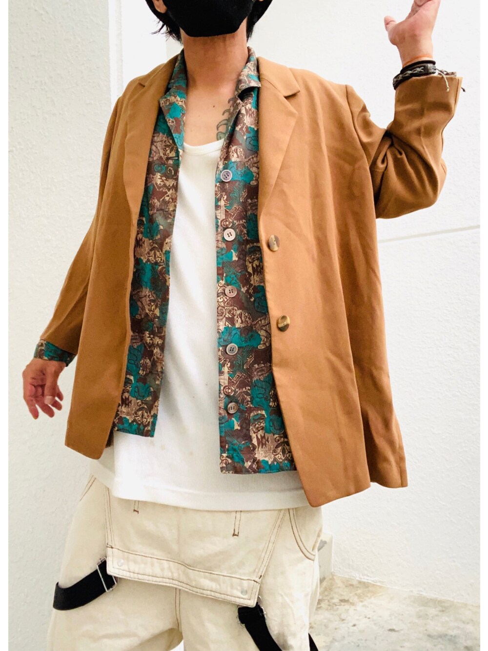 「オールホワイト」｜「rompサイトフォローリンクのアイテム（その他、その他）」を使った、tamtamrompさん（メンズ・170cm）の春コーディネートの1枚目の写真
