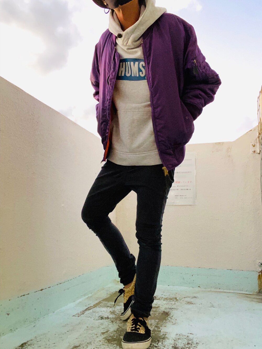 「秋、MA-1、カジュアル、低身長、ootd、パーカー、ジャケット、ビッグシルエット、アメカジ、古着」｜「VINTAGEのアイテム（MA-1、パープル系）」を使った、tamtamrompさん（メンズ・170cm）の秋コーディネートの1枚目の写真