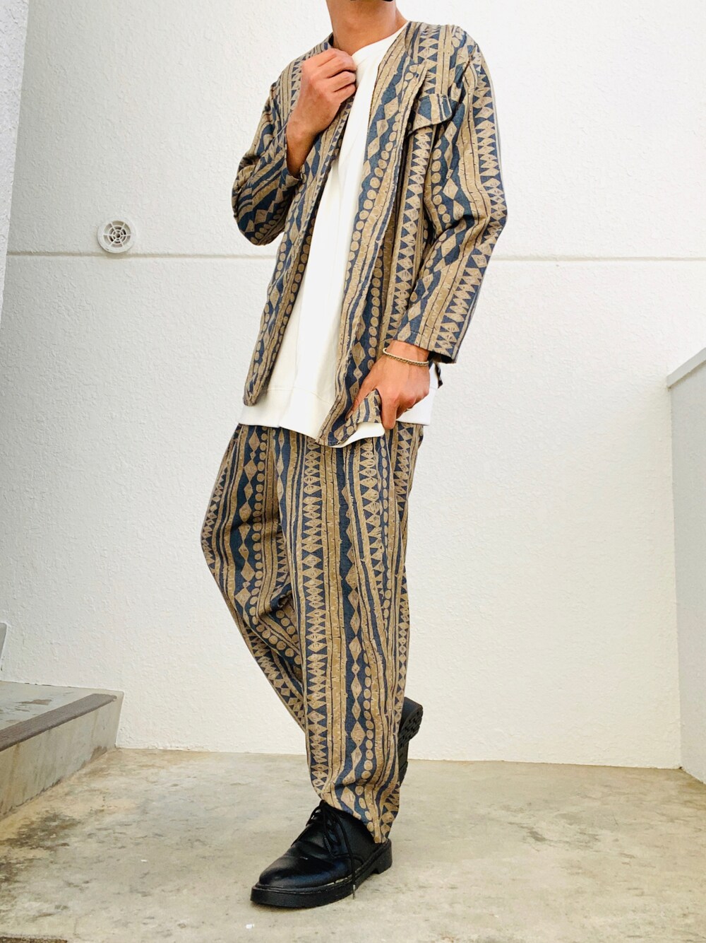 「ビッグシルエット、セットアップ、古着、沖縄、宮古島、柄シャツ、柄パンツ、春意識、インスタフォローしてね！、いいね、save、フォローお願いします🤑、vintage、日常、モード、ストリート」｜「Instagramのアイテム（その他トップス、その他）」を使った、tamtamrompさん（メンズ・170cm）の冬コーディネートの1枚目の写真