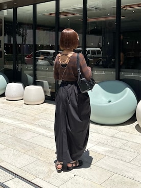 「THE CELL.（ザセルドット）の3Dコクーンドレープ マキシSK　3D COCOON DRAPE MAXI SKIRT（スカート、ブラック系）」を使った、裕美さん（レディース・156cm）の夏コーディネート