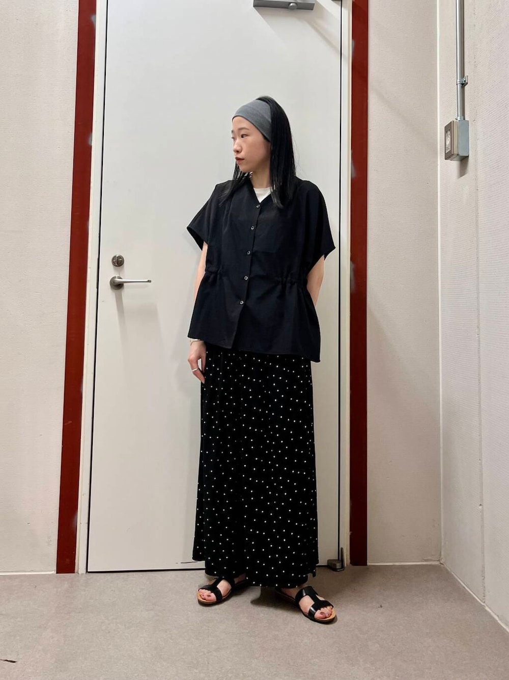 「かぐれ、newarrival、doors」｜「かぐれのドットギャザーパンツ（その他パンツ、ブラック系）」を使った、pyonさん（レディース・161cm）の夏コーディネートの1枚目の写真
