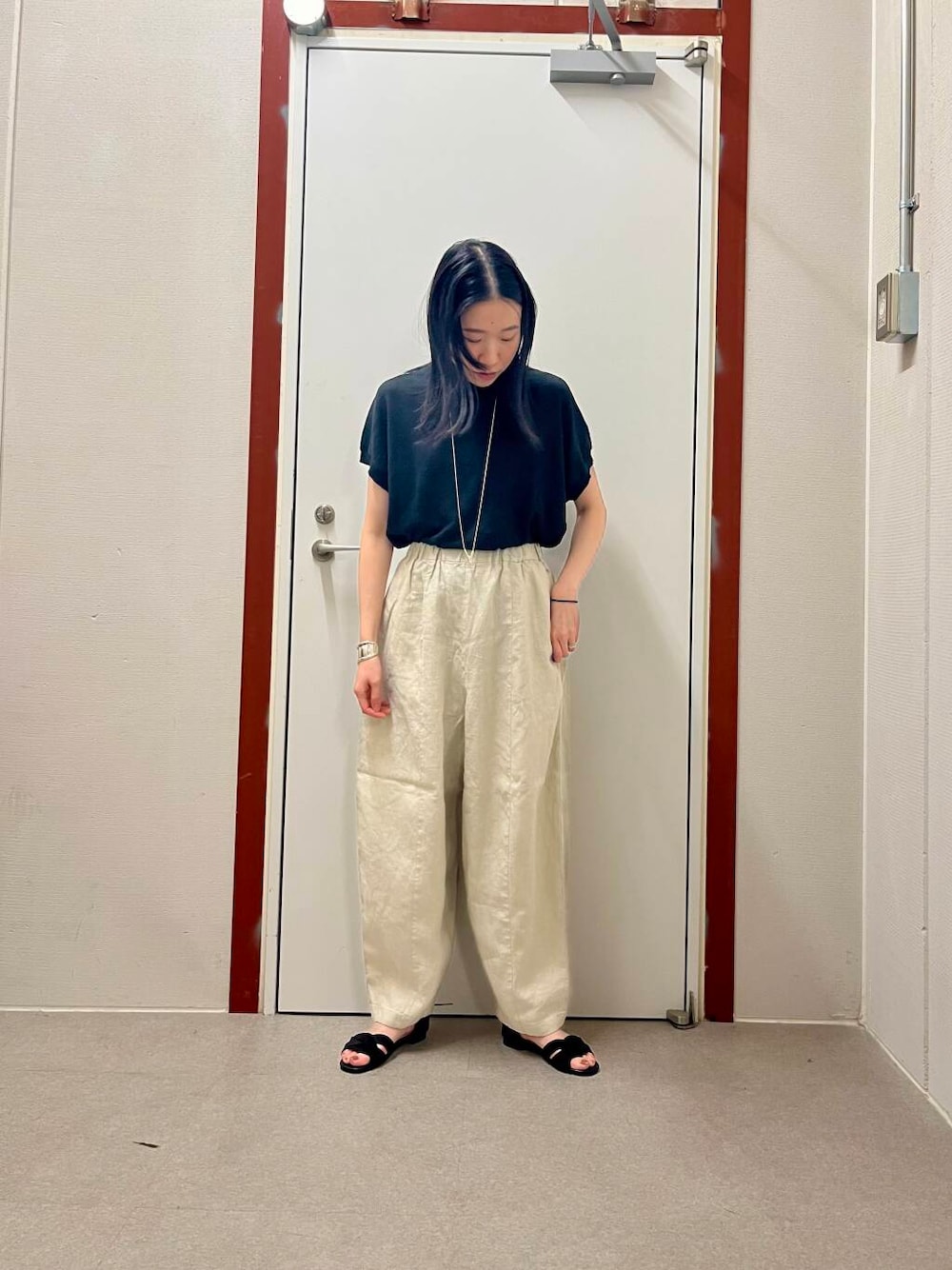 「かぐれ、newarrival、doors」｜「URBAN RESEARCH DOORSの『一部WEB限定カラー』セパレートフラットサンダル（サンダル、ブラック系）」を使った、pyonさん（レディース・161cm）の夏コーディネートの1枚目の写真