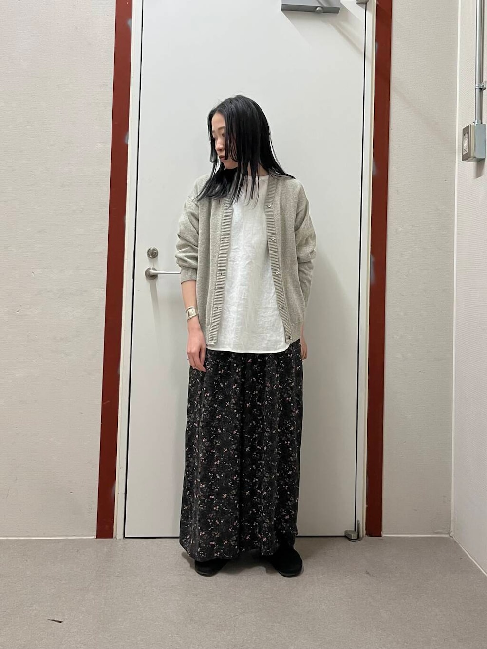 「かぐれ、newarrival」｜「かぐれのリネンクルーネックプルオーバー（シャツ/ブラウス、ホワイト系）」を使った、pyonさん（レディース・161cm）の春コーディネートの1枚目の写真