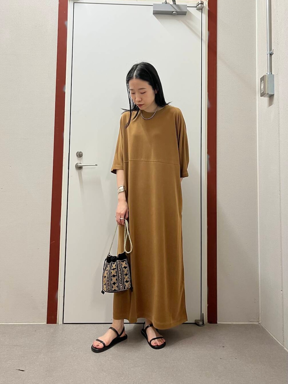 「ワンピース、newarrival」｜「CORSO ROMA，9のCORSO ROMA, 9　STRAP SANDAL（サンダル、ブラック系）」を使った、pyonさん（レディース・161cm）の夏コーディネートの1枚目の写真