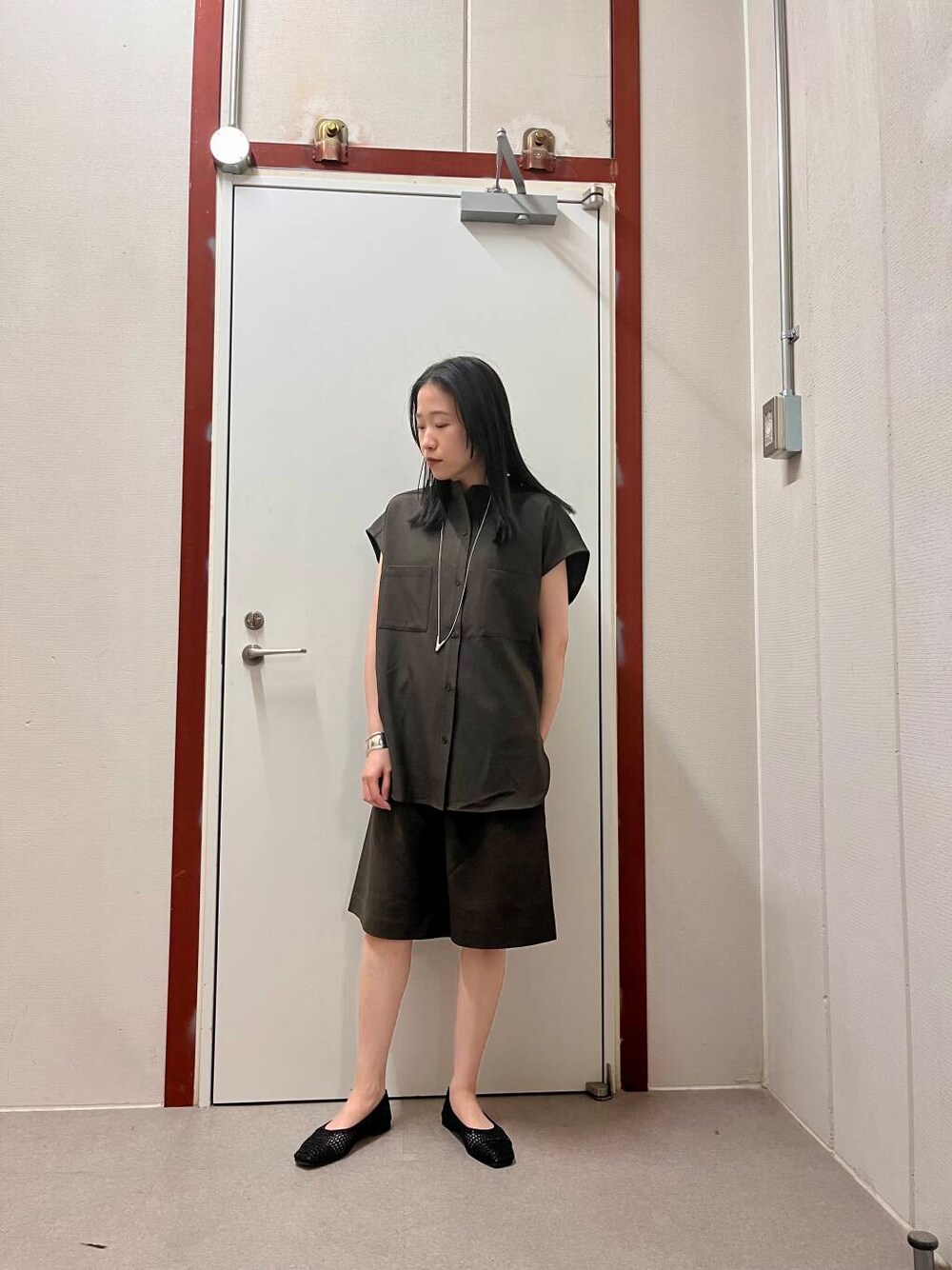 「RODESKO、newarrival、doors」｜「RODE SKOの『MADE IN JAPAN』スクエアメッシュフラットシューズ（パンプス、ブラック系）」を使った、pyonさん（レディース・161cm）の春コーディネートの1枚目の写真