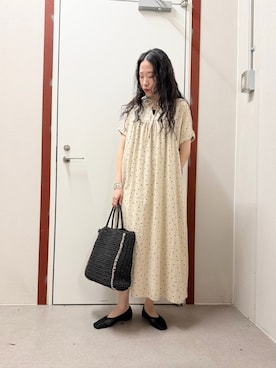 「URBAN RESEARCH DOORS（アーバンリサーチドアーズ）のリネンリヨセルドットワンピース（ワンピース、ベージュ系）」を使った、pyonさん（レディース・161cm）の夏コーディネート
