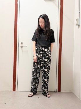 「URBAN RESEARCH DOORS（アーバンリサーチドアーズ）の『UR TECH』サマシェアニットハーフスリーブプルオーバー（Tシャツ/カットソー、ブラック系）」を使った、pyonさん（レディース・161cm）の春コーディネート
