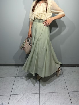「MISCH MASCH（ミッシュマッシュ）の2026春夏新作 シアーボイルカラースカート（スカート、グリーン系）」を使った、天王寺ミオ本館店さん（レディース・151cm）の春コーディネート
