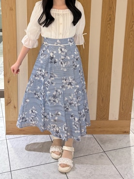 「MISCH MASCH（ミッシュマッシュ）の2026春夏新作 スクエアネックフリルペプラムブラウス（シャツ/ブラウス、ホワイト系）」を使った、天王寺ミオ本館店さん（レディース・151cm）の春コーディネート