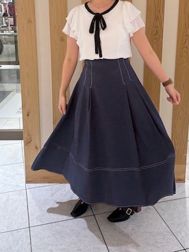 「MISCH MASCH（ミッシュマッシュ）の2026春夏新作 配色リボンダブルフレア袖ブラウス（シャツ/ブラウス、ホワイト系）」を使った、天王寺ミオ本館店さん（レディース・151cm）の春コーディネート