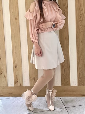 「MISCH MASCH（ミッシュマッシュ）の2026春夏新作 オープンショルダーフリルブラウス（シャツ/ブラウス、ピンク系）」を使った、天王寺ミオ本館店さん（レディース・151cm）の春コーディネート