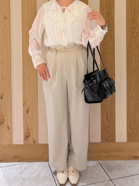 「MISCH MASCH（ミッシュマッシュ）の2026春夏新作 フラワー刺繍フリルカラーブラウス（シャツ/ブラウス、ホワイト系）」を使った、天王寺ミオ本館店さん（レディース・151cm）の春コーディネート