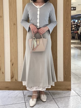 「MISCH MASCH（ミッシュマッシュ）の2026春夏新作 透かし柄フレア袖配色スパークカーディガン（カーディガン/ボレロ、グリーン系）」を使った、天王寺ミオ本館店さん（レディース・151cm）の春コーディネート