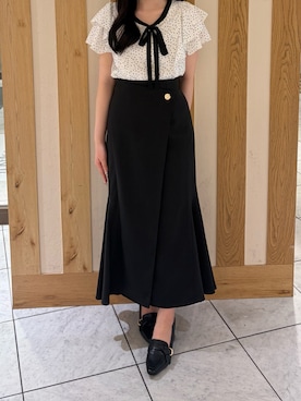 「MISCH MASCH（ミッシュマッシュ）の2026春夏新作 配色リボンダブルフレア袖ブラウス（シャツ/ブラウス、ホワイト系）」を使った、天王寺ミオ本館店さん（レディース・151cm）の春コーディネート