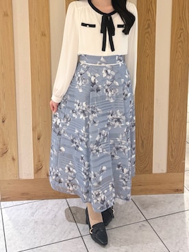 「MISCH MASCH（ミッシュマッシュ）の2026春夏新作 配色リボン長袖ブラウス（シャツ/ブラウス、ホワイト系）」を使った、天王寺ミオ本館店さん（レディース・151cm）の春コーディネート