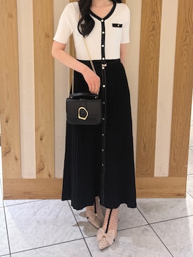 「MISCH MASCH（ミッシュマッシュ）の2026春夏新作 ラメ配色AラインVネックニットワンピース（ワンピース、ホワイト系）」を使った、天王寺ミオ本館店さん（レディース・151cm）の春コーディネート