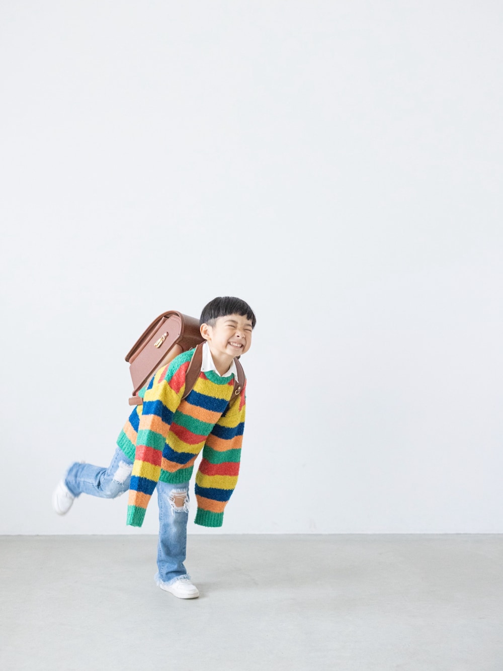 「デニムパンツ、男の子コーデ」｜「BREEZEのブークレニット（ニット/セーター、その他）」を使った、onigiriboykentoさん（キッズ・121cm）の春コーディネートの1枚目の写真