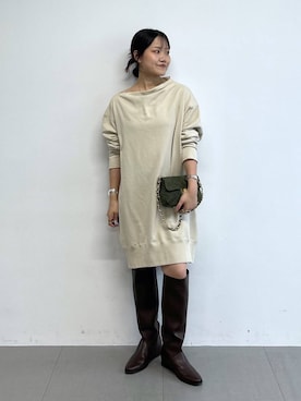 「BABYLONE（バビロン）のドレープスウェットミニワンピース（ワンピース、ベージュ系）」を使った、anriさん（レディース）の夏コーディネート