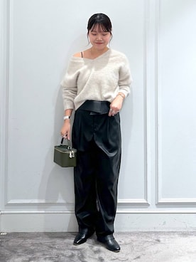 「アイテム（ハンドバッグ、グリーン系）」を使った、anriさん（レディース・157cm）の秋コーディネート