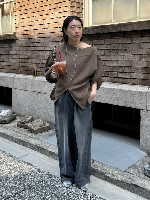 フロントジップニット