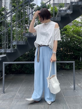「スリット」｜「アイテム（スラックス）」を使った、yuさん（レディース・162cm）の春コーディネート