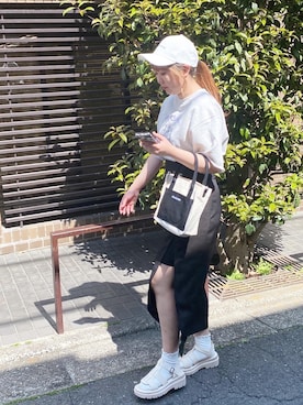 「スリット」｜「アイテム（スウェット）」を使った、yuzuさん（レディース・162cm）の春コーディネート