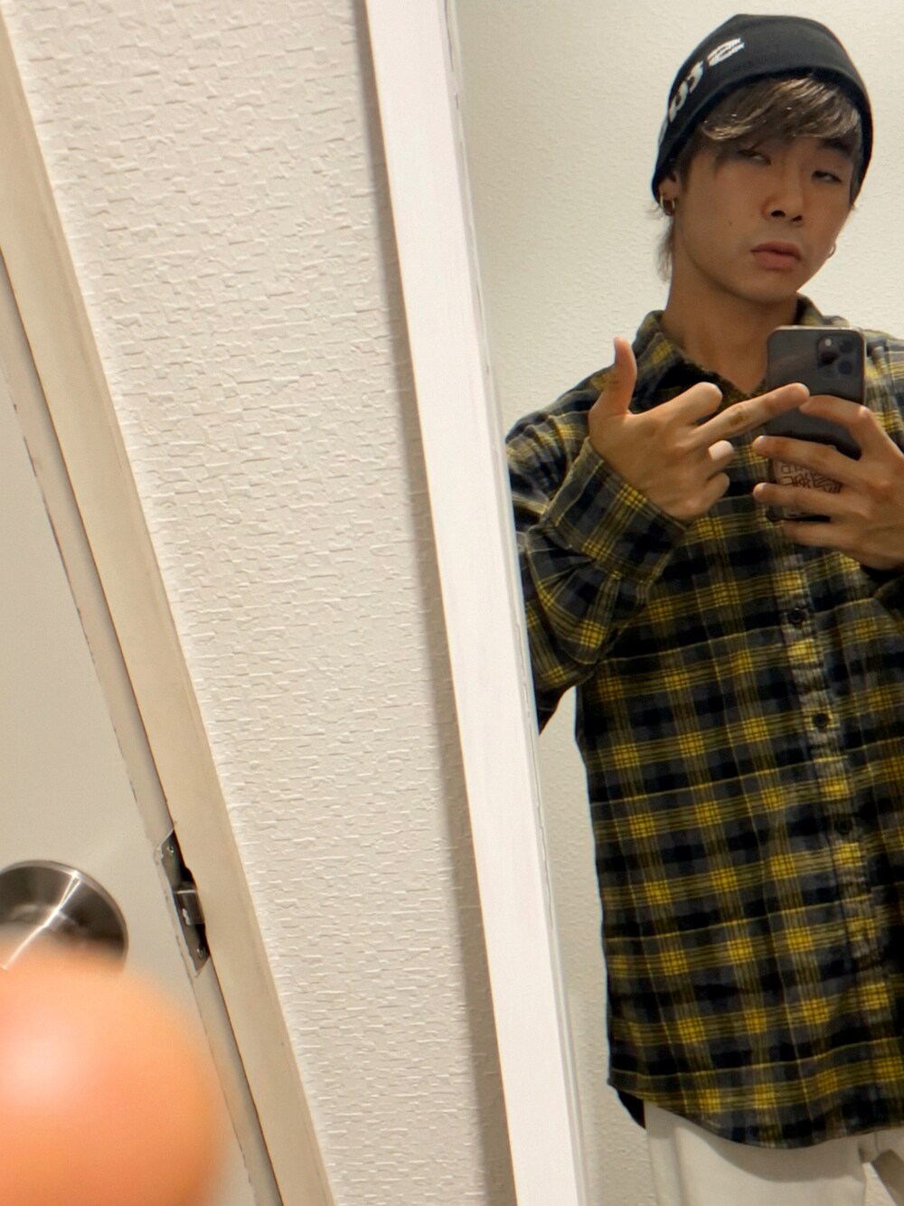「秋コーデ、stussy、カジュアルコーデ、ストリートMIX、ストリート、UNIQLO」｜「UNIQLOのフランネルチェックシャツ（長袖）（シャツ/ブラウス、イエロー系）」を使った、Gisさん（メンズ・169cm）の秋コーディネートの1枚目の写真