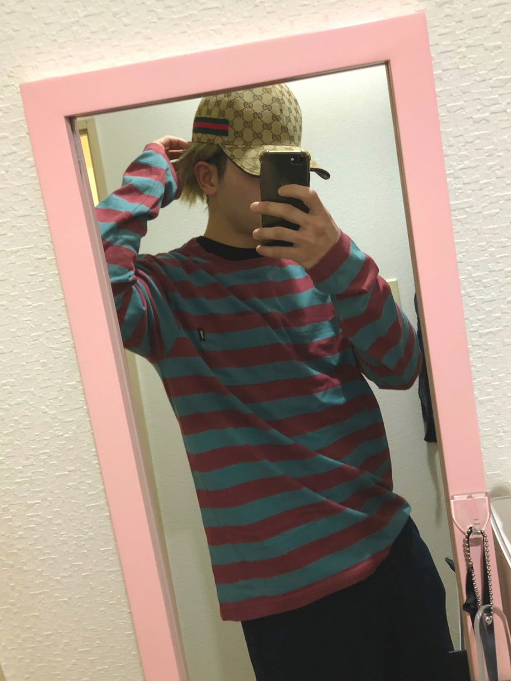 「stussy、H&M、ストリート、オーバーサイズ、GUCCI、street、秋服、低身長、ストリートMIX、ストリートコーデ、フォローお願いします、フォローミー」｜「GUCCIのGUCCI グッチ オリジナルGGキャンバス ベースボールキャップ（キャップ、ベージュ系）」を使った、Gisさん（メンズ・169cm）の秋コーディネートの1枚目の写真