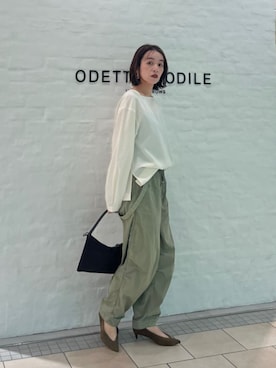 「MOHI（モヒ）のアイテム」を使った、笠岡 オデット エ オディール スタッフさん（レディース・157cm）の秋コーディネート