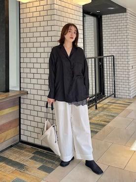 「ODETTE E ODILE（オデットエオディール）の＜SSANMUN＞ MiniLotus Plain（ショルダーバッグ、ホワイト系）」を使った、笠岡 オデット エ オディール スタッフさん（レディース・157cm）の夏コーディネート