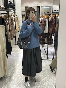 「blue」｜「アイテム（ニット/セーター）」を使った、simsimdes さん（レディース・168cm）の冬コーディネート