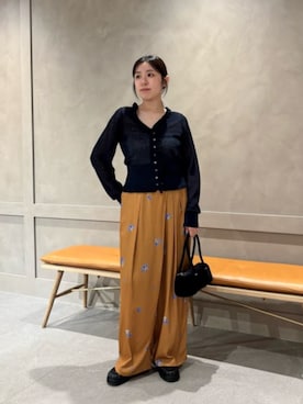 「EMMEL REFINES（エメルリファインズ）のアイテム（バッグ）」を使った、島津（shimazu)さん（レディース・160cm）の秋コーディネート