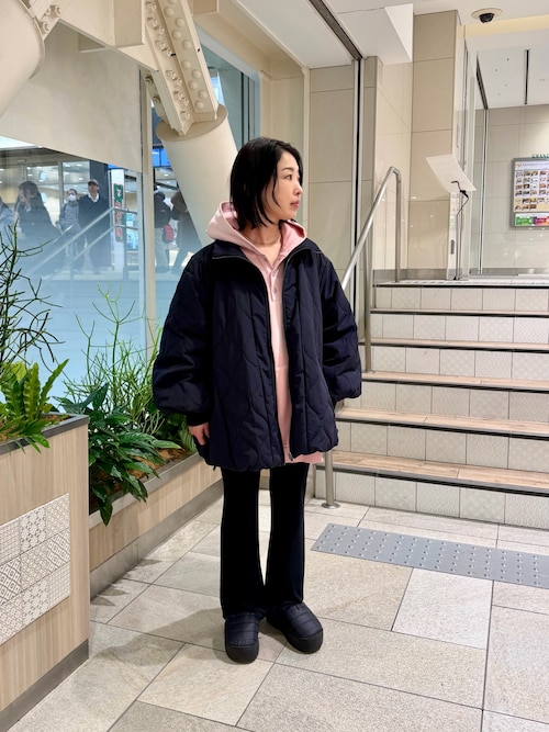 セール】【軽量/春まで使える】切り替えキルティングスタンドカラー