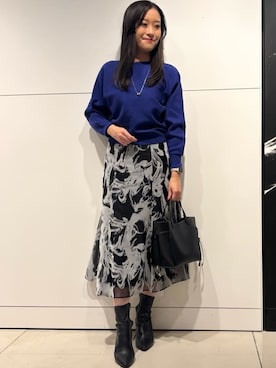 「COUP DE CHANCE（クードシャンス）の【手洗い可／日本製】フラワー柄プリントスカート（スカート、グレー系）」を使った、シオンさん（レディース・161cm）の冬コーディネート