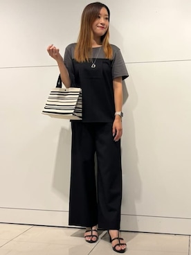 「COUP DE CHANCE（クードシャンス）の【手洗い可】レイヤード風カットソー（Tシャツ/カットソー、ブラック系）」を使った、シオンさん（レディース・161cm）の秋コーディネート