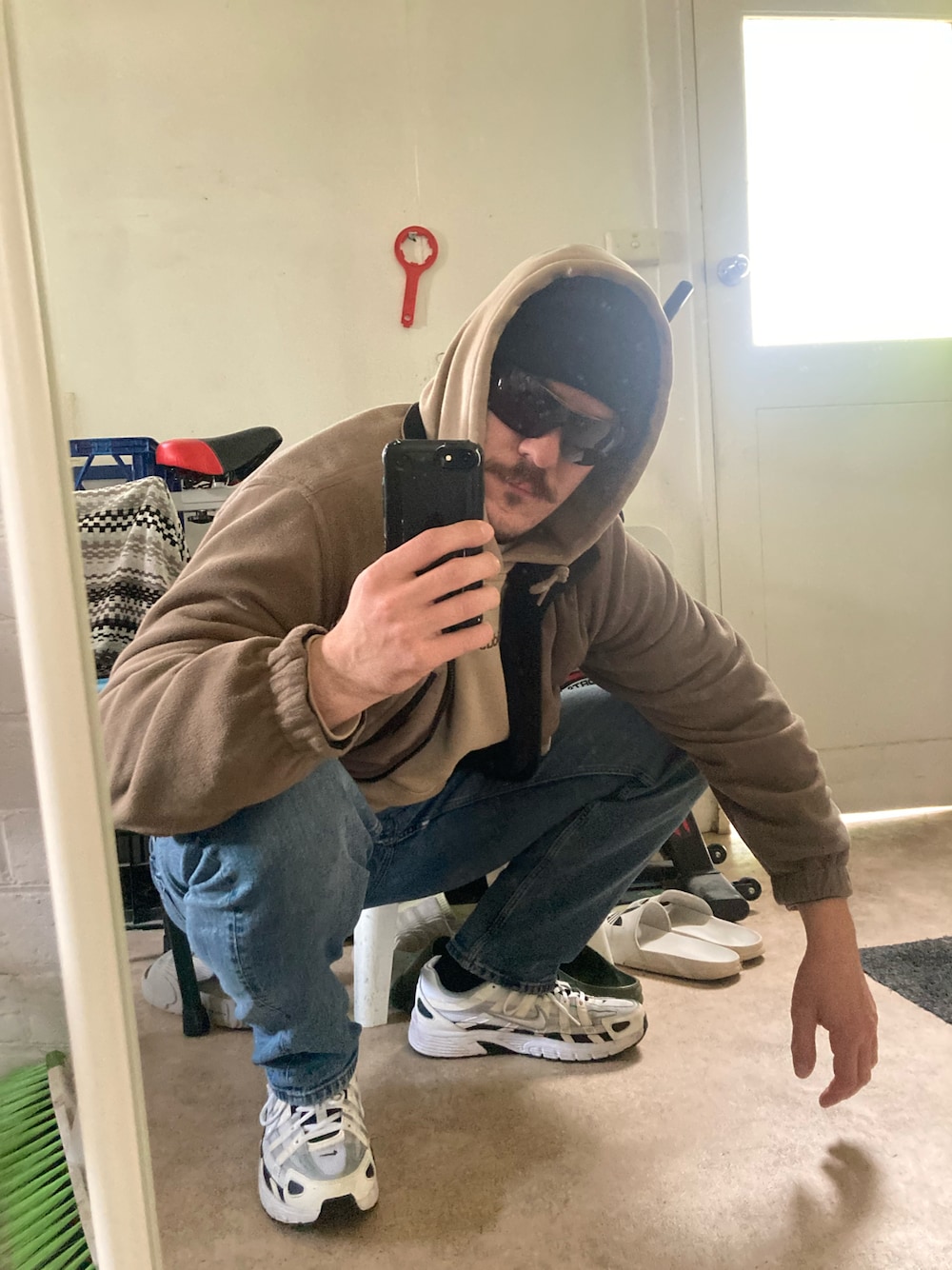 「NIKEのナイキ P-6000 シューズ / Nike P-6000 Shoes＜24-33cm 展開＞（スニーカー、ホワイト系）」を使った、jimmyadiladさん（メンズ・183cm）の夏コーディネートの1枚目の写真