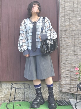 「アイテム（ニット/セーター）」を使った、ペキさん（レディース・50cm）の秋コーディネート