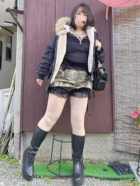 「FOREVER 21（フォーエバー トゥエンティーワン）のアイテム（パンツ）」を使った、ペキさん（レディース・50cm）の冬コーディネート