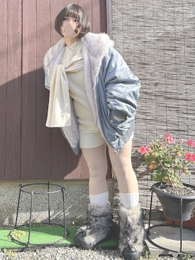 「SNIDEL（スナイデル）のアイテム（パンツ）」を使った、ペキさん（レディース・50cm）の冬コーディネート